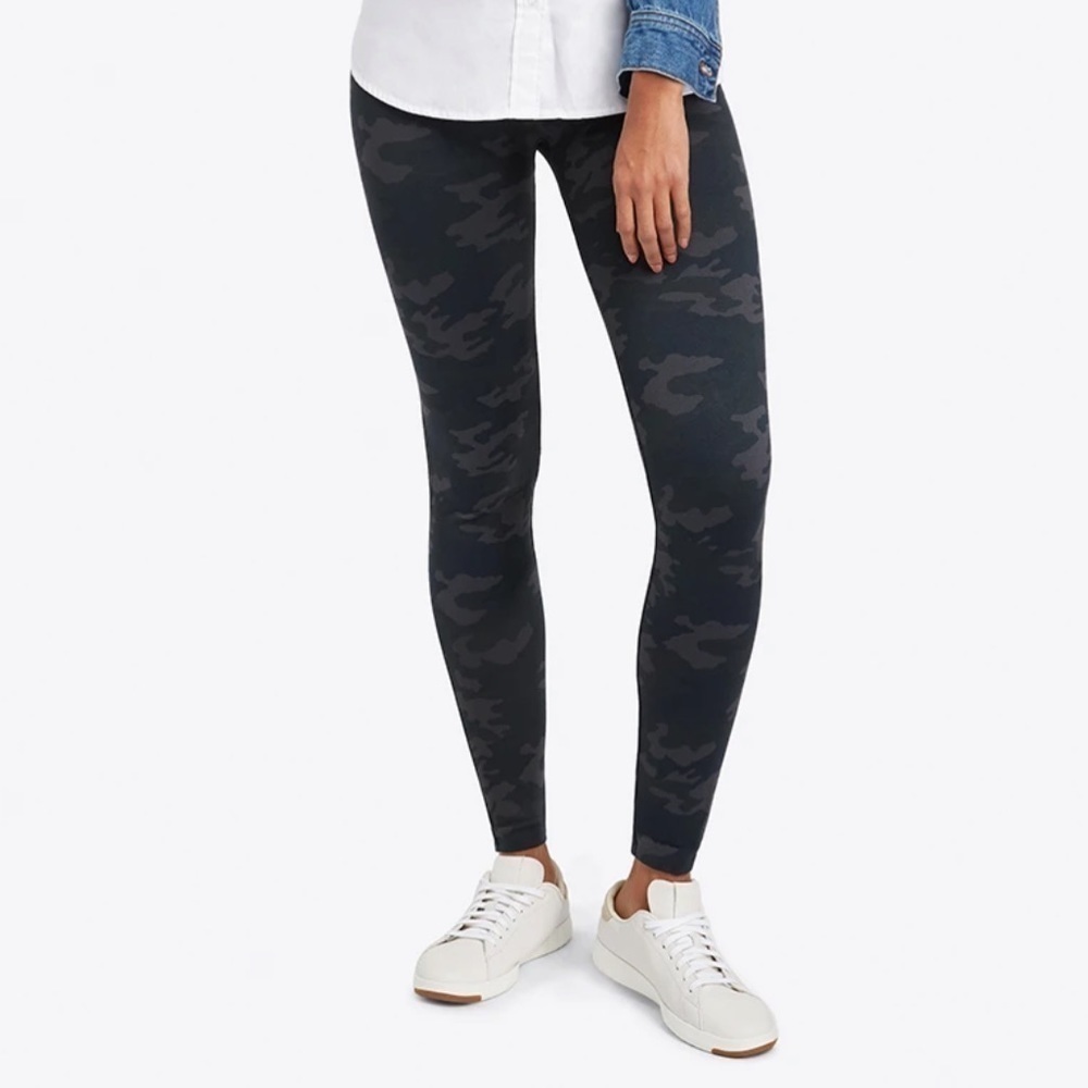 SPANX Look at Me Now Seamless Camo Leggings Size S